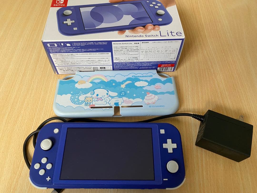 Switch Lite ブルー+シナモロールのケース