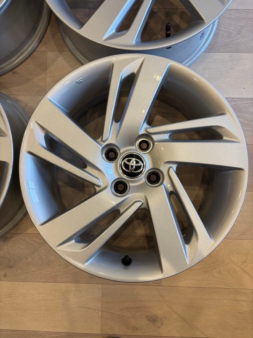 【新車外し品】トヨタ ライズ 純正16インチアルミ4本セット 純正ナット付属