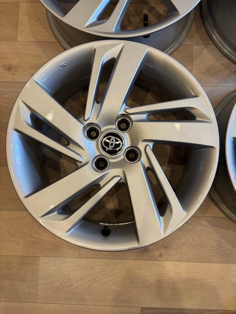 【新車外し品】トヨタ ライズ 純正16インチアルミ4本セット 純正ナット付属