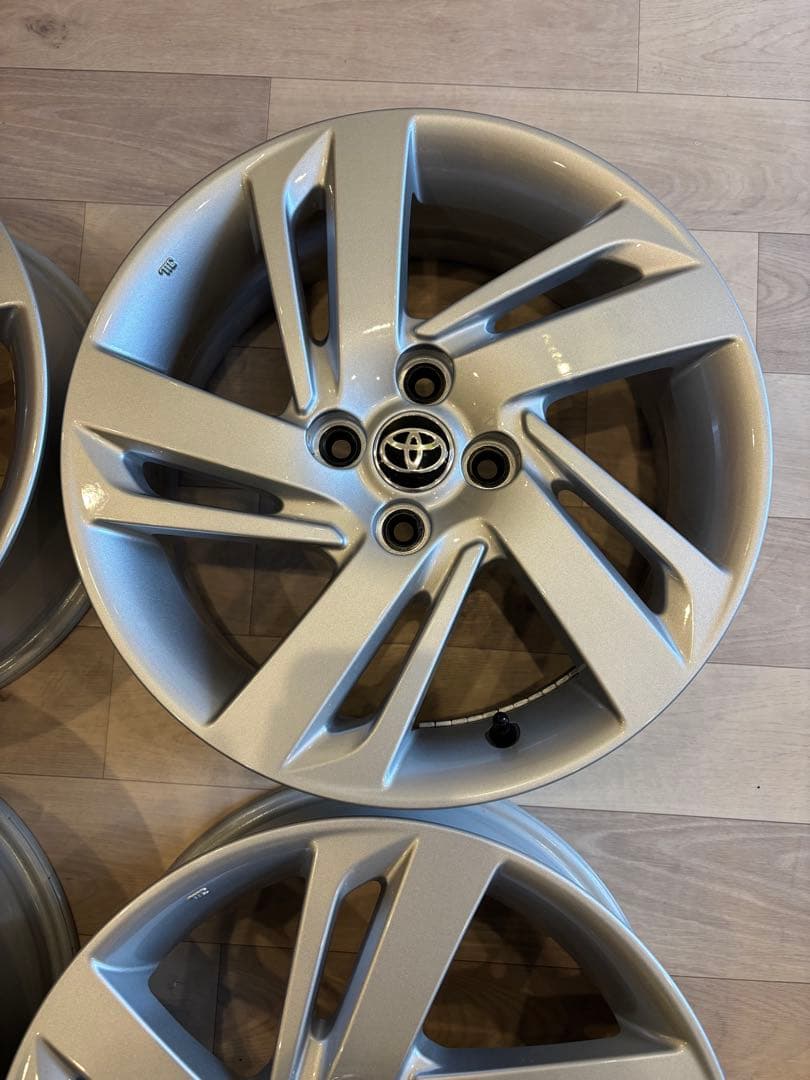 【新車外し品】トヨタ ライズ 純正16インチアルミ4本セット 純正ナット付属