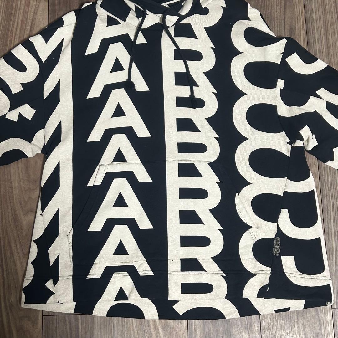 マークジェイコブス　パーカー　sサイズ