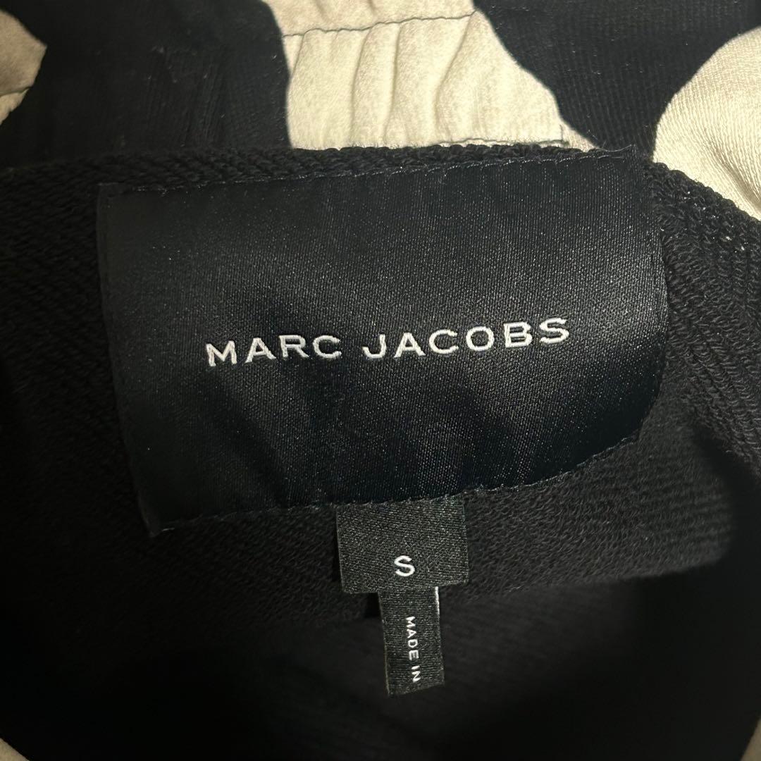 マークジェイコブス　パーカー　sサイズ