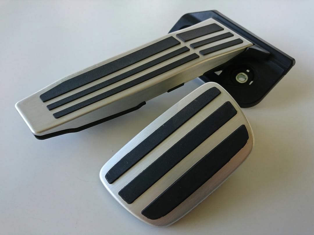 220系クラウン前期に☆ レクサスLS＆LC Fスポーツ 純正アルミペダル 2点