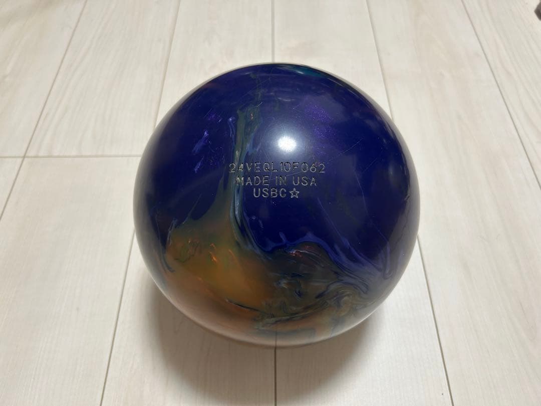 STORM EQUINOX ボウリングボール 15ポンド4oz サムレス