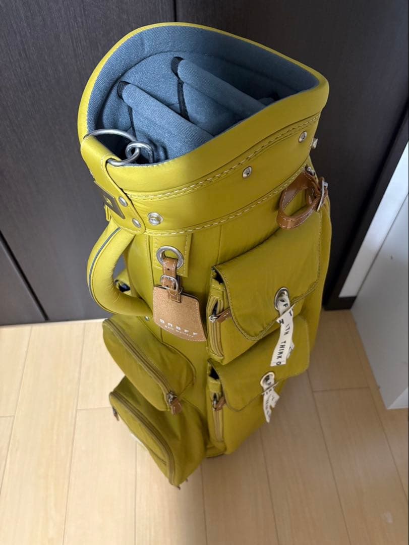 オノフ　キャディバッグ　マスタード