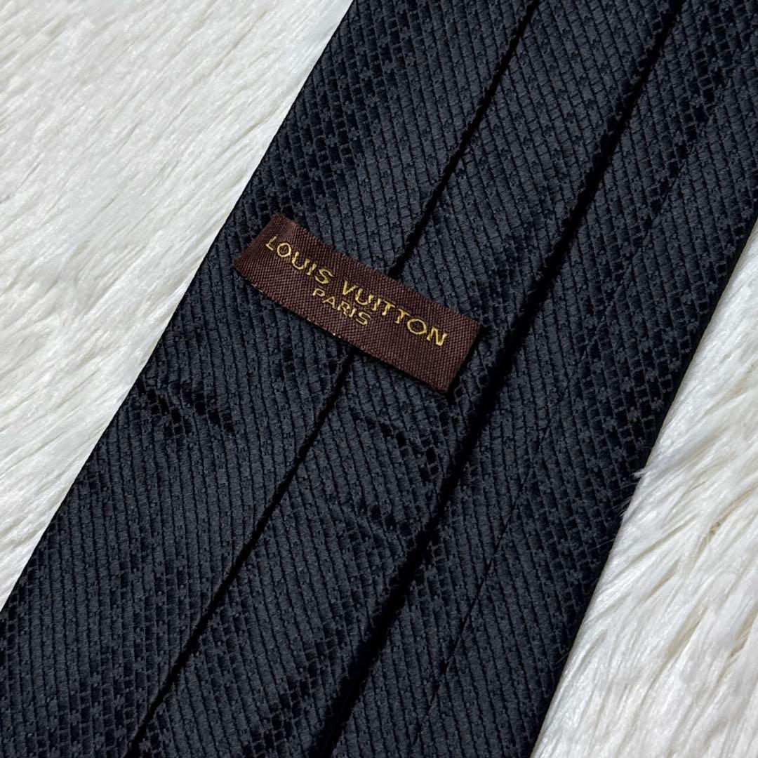 【未使用級】LOUIS VUITTON ブランドネクタイ　高級シルク　ロゴ
