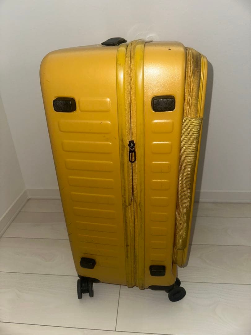 最終値下げ　LOJEL イエロー　キャリーケース　Mサイズ【傷あり】