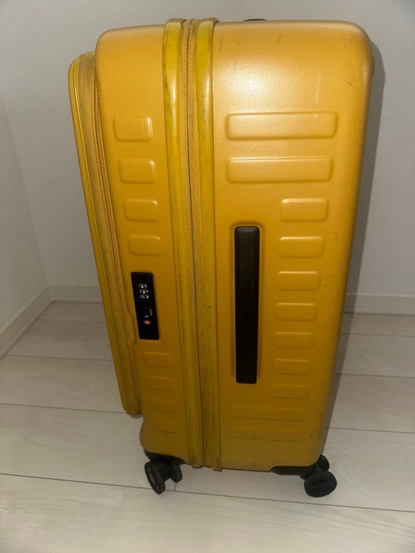 最終値下げ　LOJEL イエロー　キャリーケース　Mサイズ【傷あり】