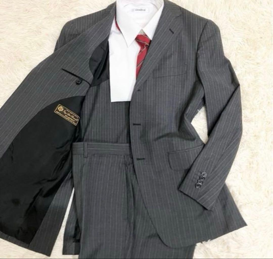 ジュンジュン　スーツ