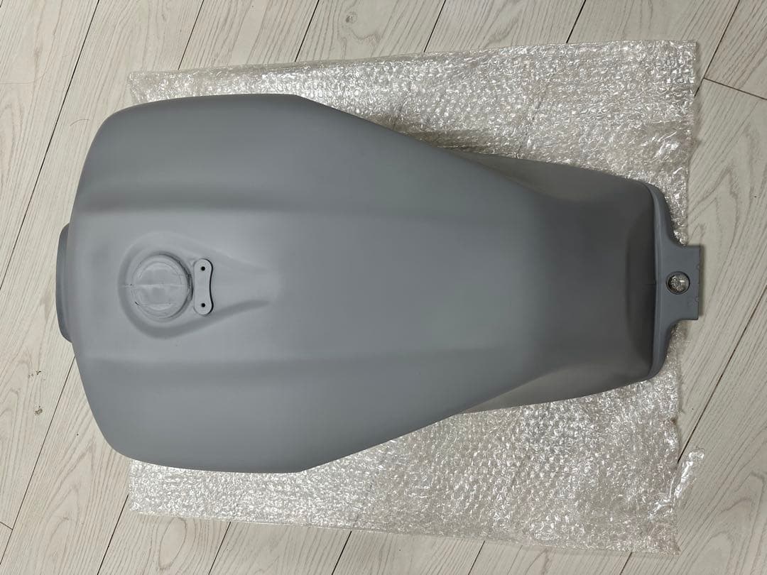 値下げ！　cb1100 パテ埋めサフ仕上げ　14ℓ純正タンク　別途塗装可能