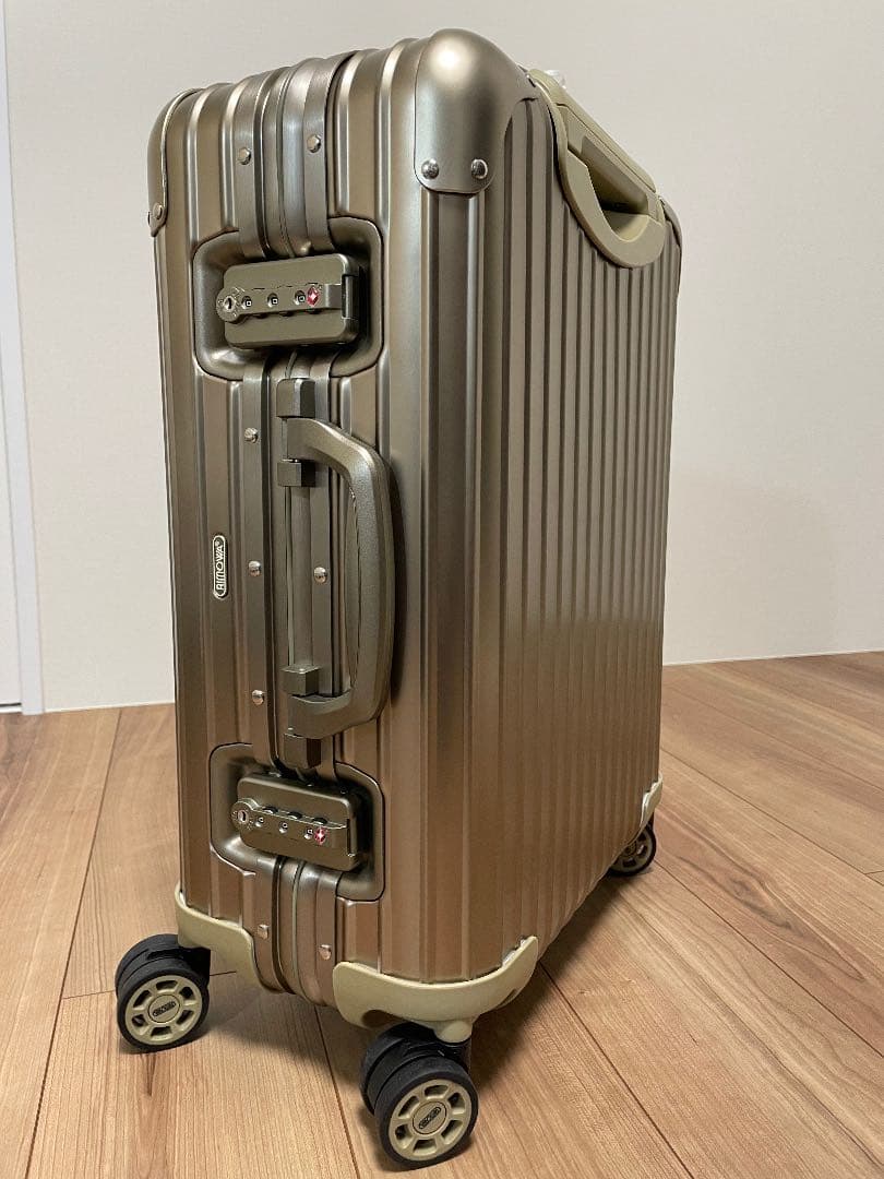 4輪キャリーバッグ