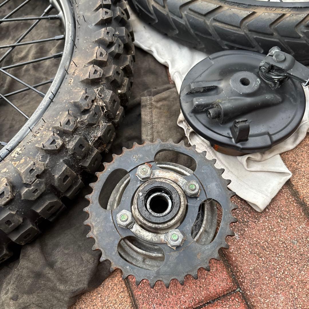 スーパーカブ　90 スタンダード　取り外し　前後タイヤ　ブロックタイヤ　バリ山