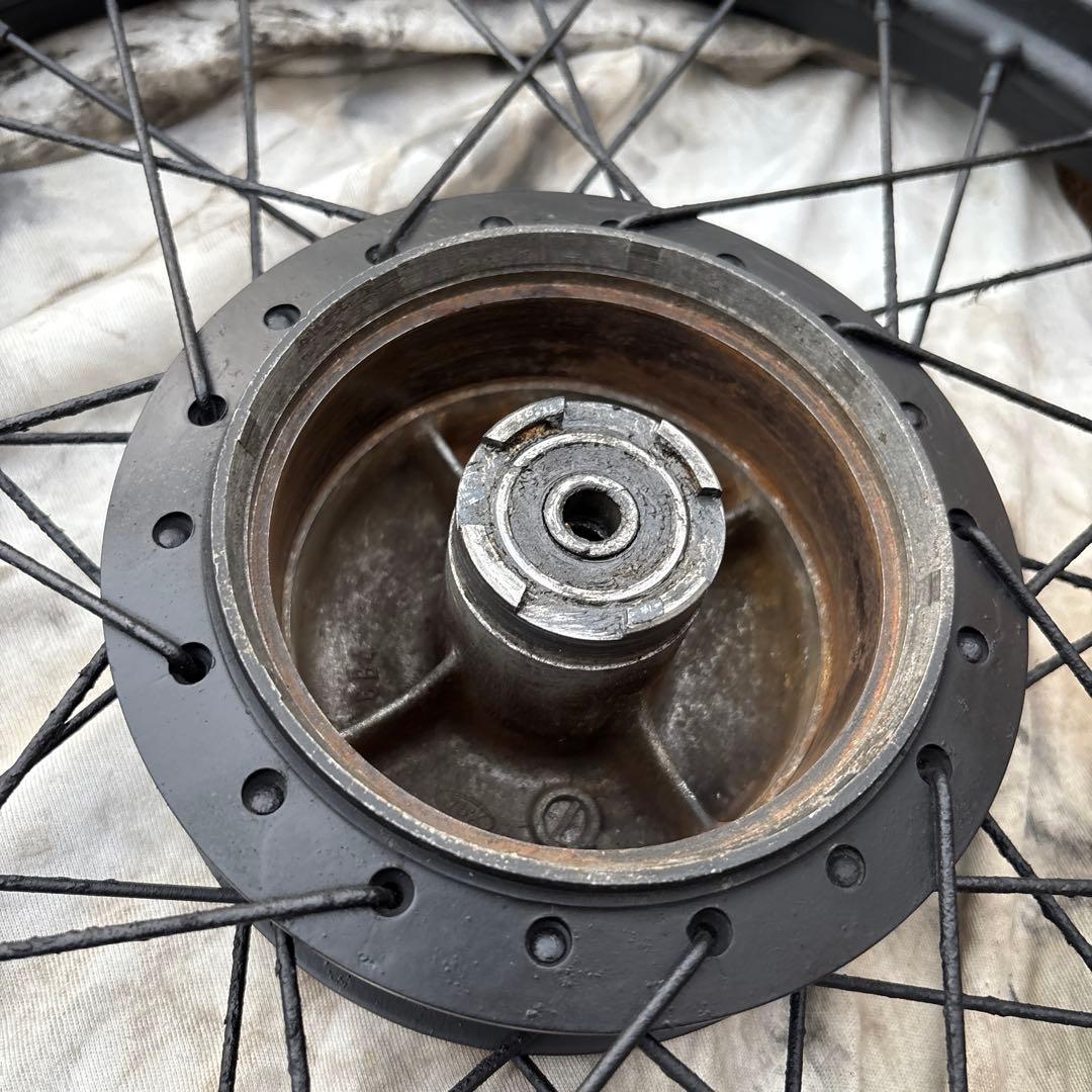 スーパーカブ　90 スタンダード　取り外し　前後タイヤ　ブロックタイヤ　バリ山