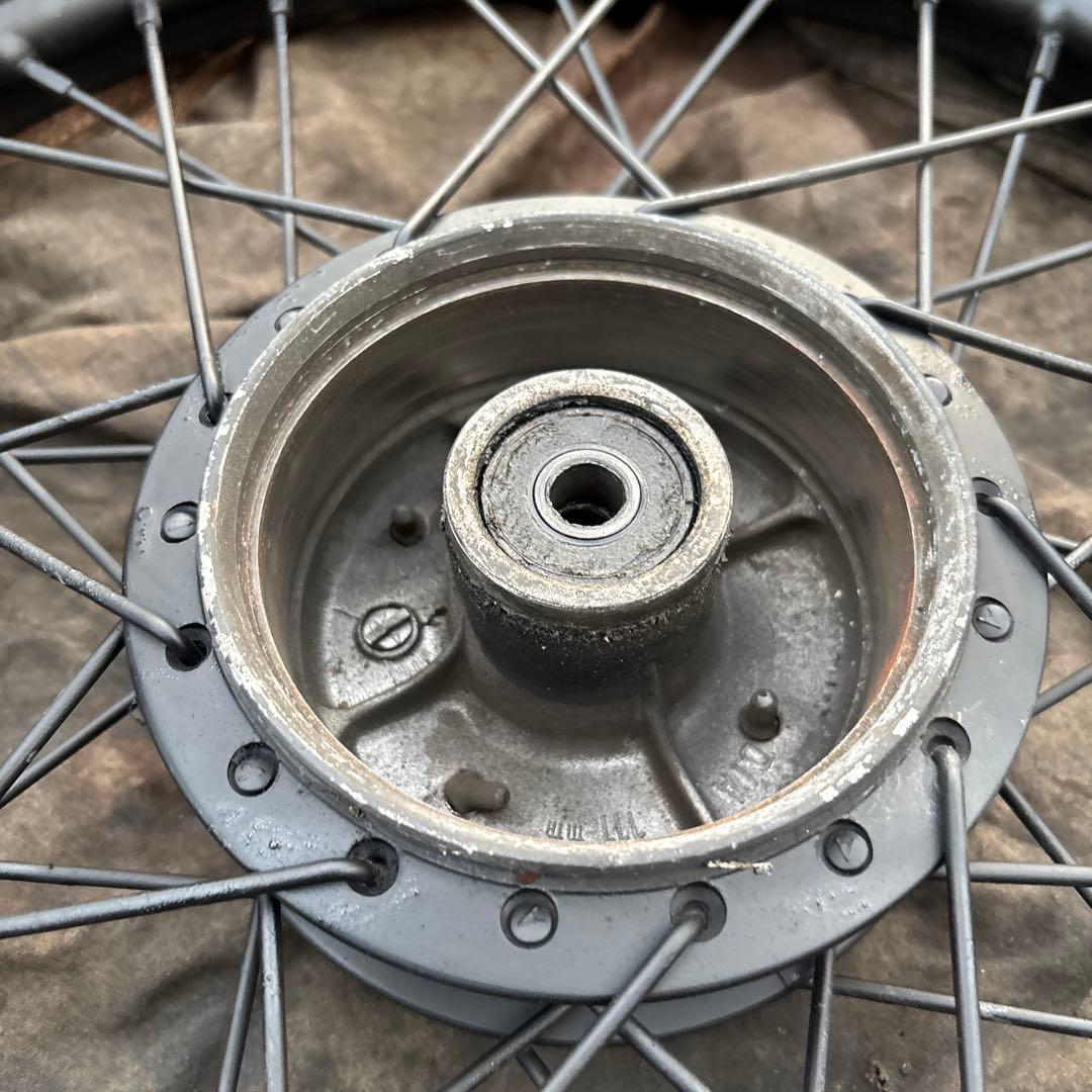 スーパーカブ　90 スタンダード　取り外し　前後タイヤ　ブロックタイヤ　バリ山