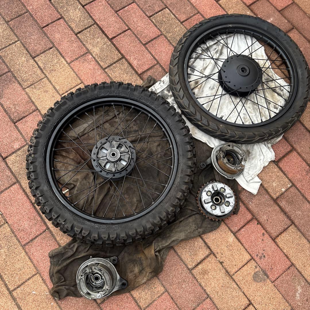 スーパーカブ　90 スタンダード　取り外し　前後タイヤ　ブロックタイヤ　バリ山