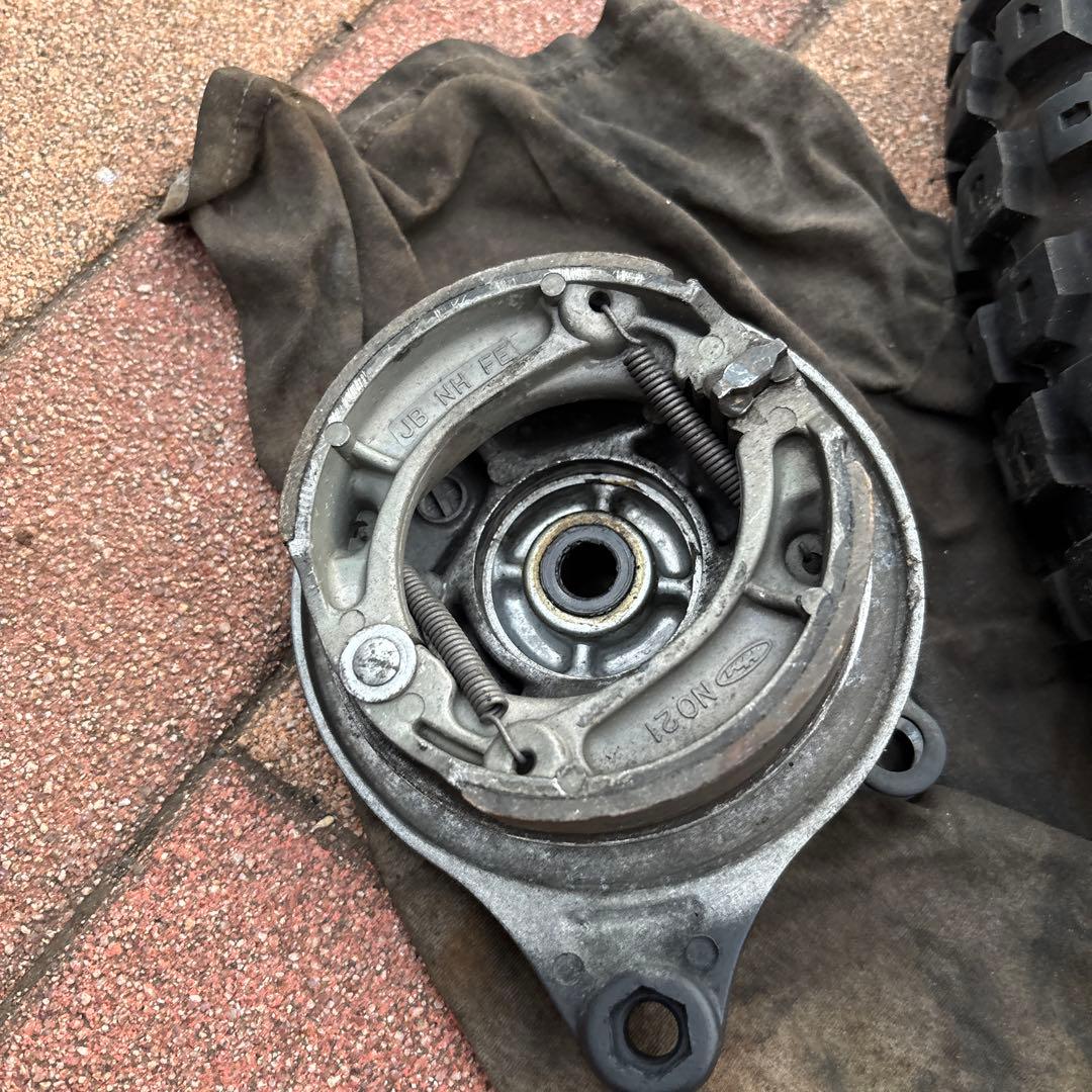 スーパーカブ　90 スタンダード　取り外し　前後タイヤ　ブロックタイヤ　バリ山