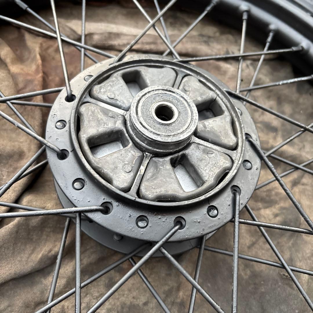 スーパーカブ　90 スタンダード　取り外し　前後タイヤ　ブロックタイヤ　バリ山