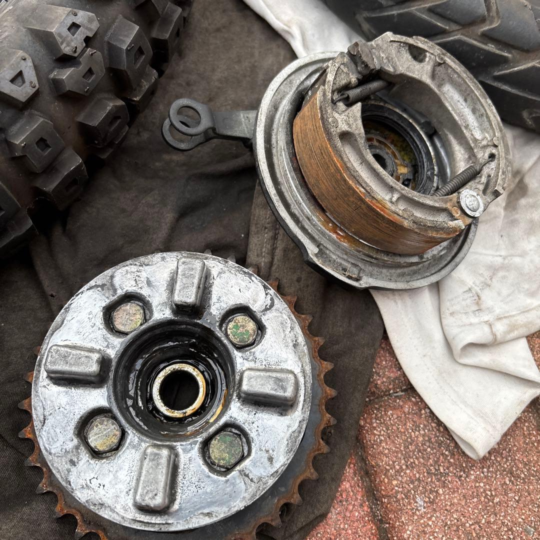 スーパーカブ　90 スタンダード　取り外し　前後タイヤ　ブロックタイヤ　バリ山