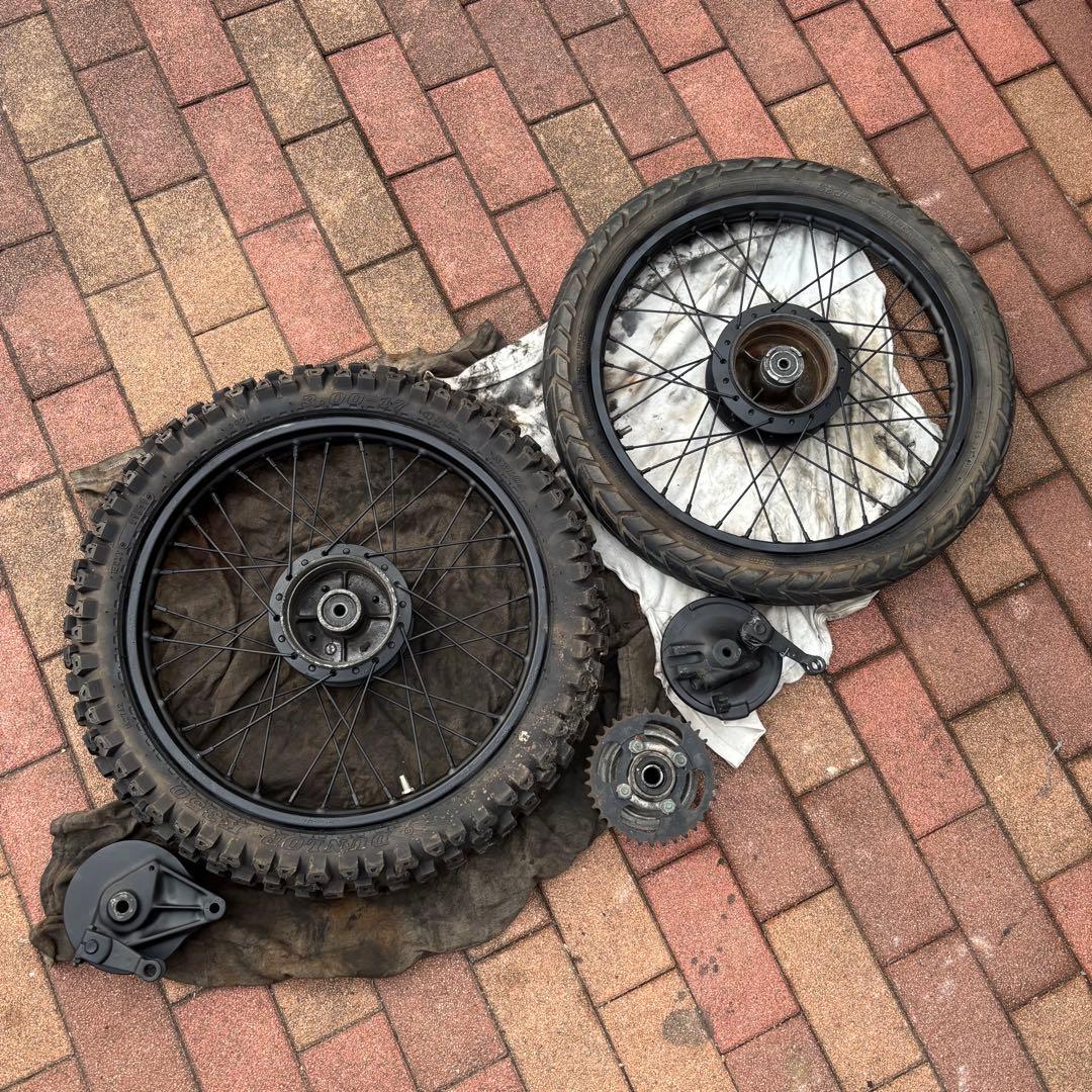 スーパーカブ　90 スタンダード　取り外し　前後タイヤ　ブロックタイヤ　バリ山