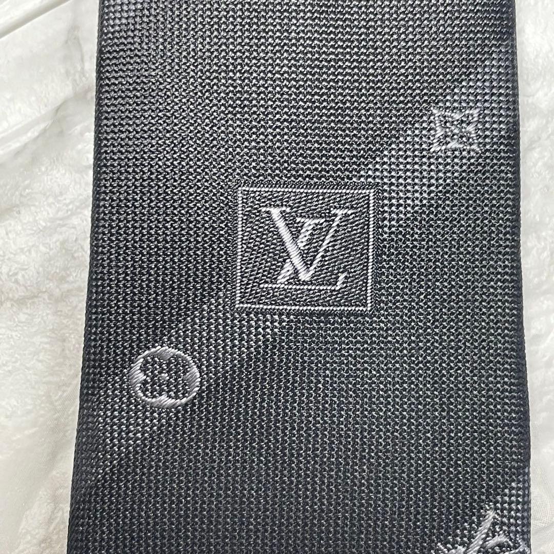 完売モデル　ルイヴィトン　LOUIS VUITTON ネクタイ　モノグラム