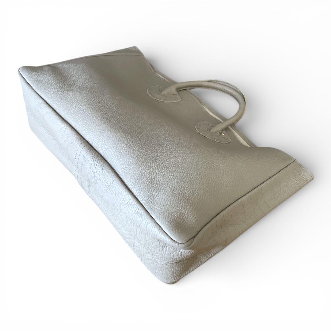 美品　ヤングアンドオルセン　エンボスレザーワイドトート　トートバッグ　ベージュ