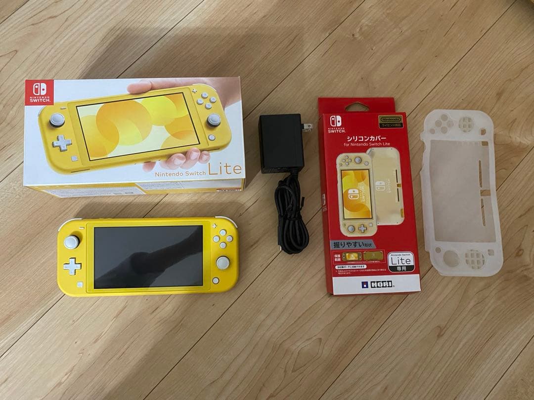 Nintendo Switch Lite 本体 フィルム付　シリコンケース付き