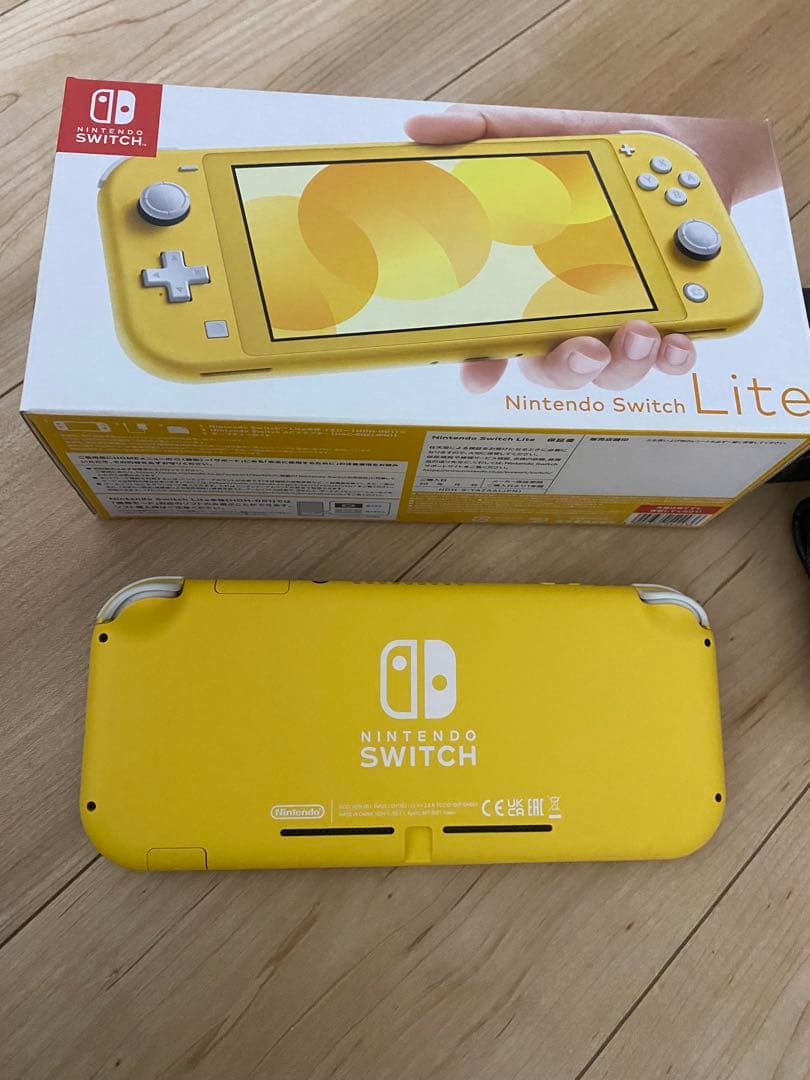 Nintendo Switch Lite 本体 フィルム付　シリコンケース付き