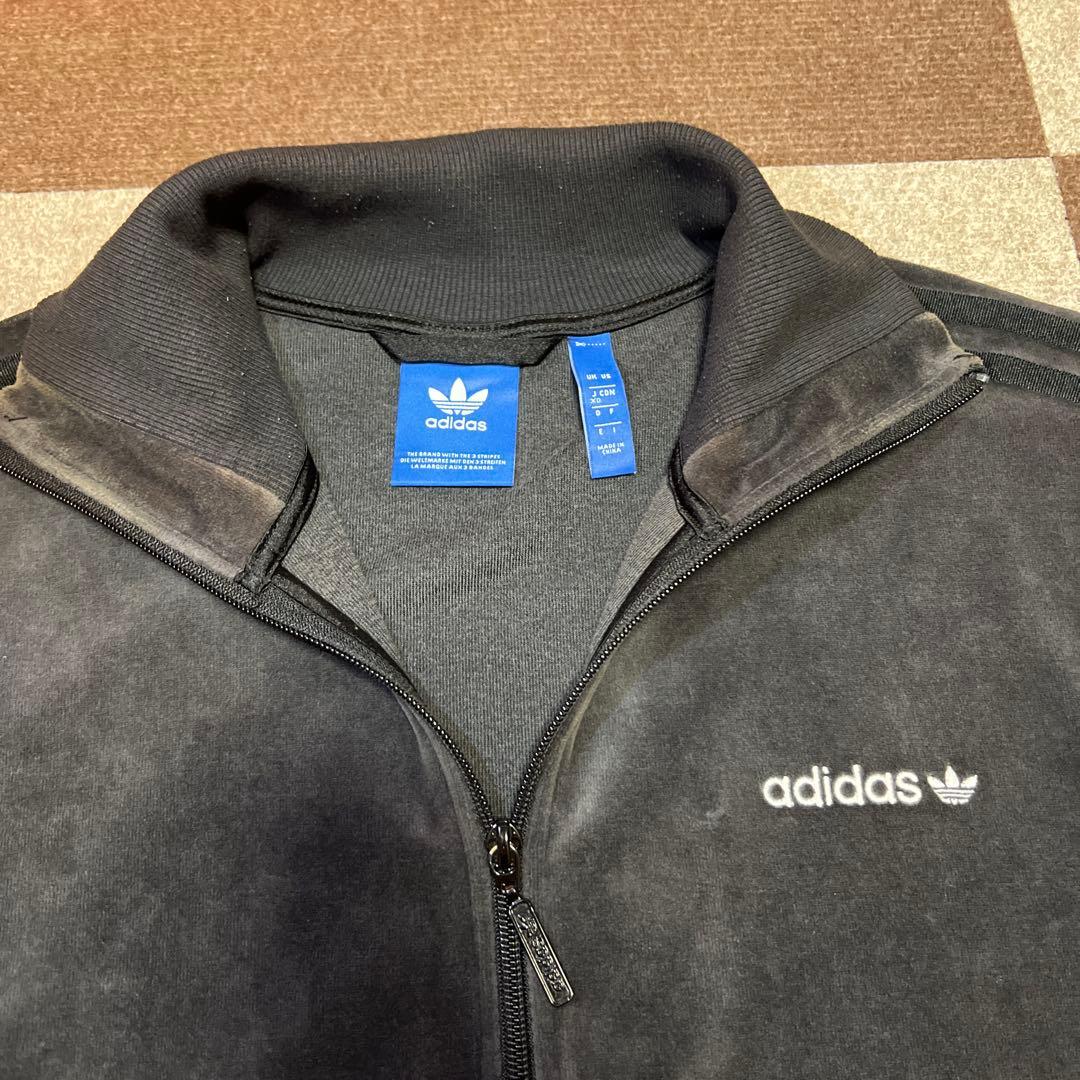 アディダス ベロアセットアップジャージ ベロアパンツ 黒ブラック 刺繍 常田大希