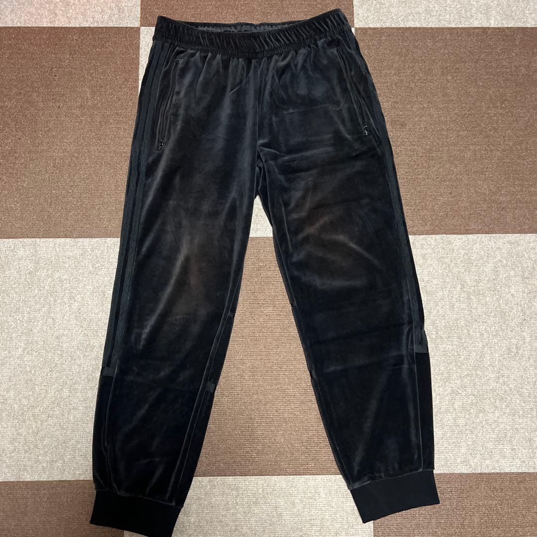 アディダス ベロアセットアップジャージ ベロアパンツ 黒ブラック 刺繍 常田大希