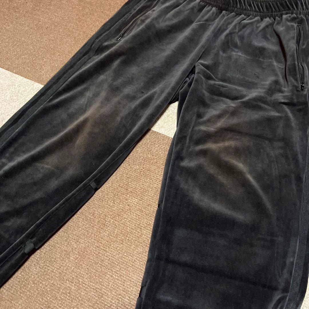 アディダス ベロアセットアップジャージ ベロアパンツ 黒ブラック 刺繍 常田大希