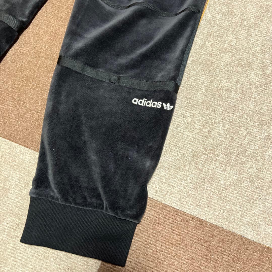 アディダス ベロアセットアップジャージ ベロアパンツ 黒ブラック 刺繍 常田大希