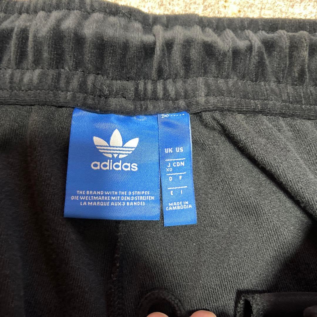 アディダス ベロアセットアップジャージ ベロアパンツ 黒ブラック 刺繍 常田大希