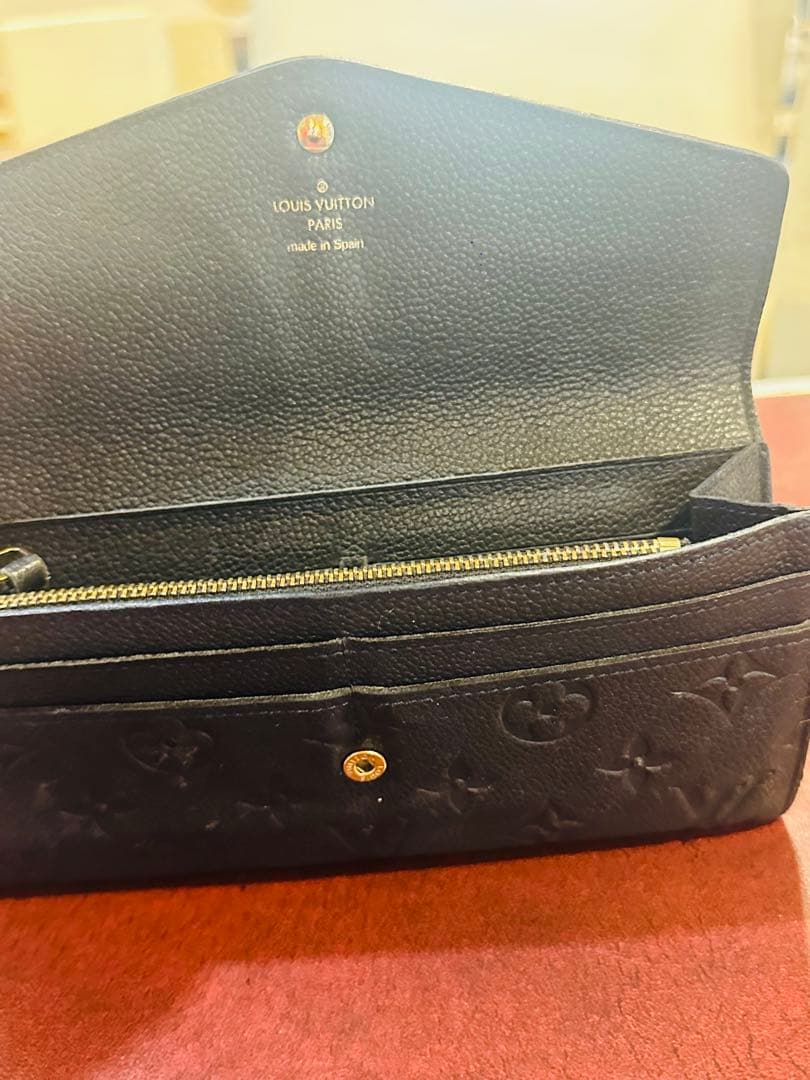 Louis Vuitton ブラックレザー長財布