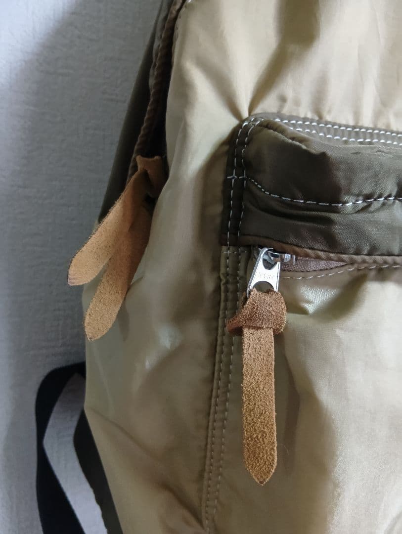 PORTER★軽量リュック★ベージュ☓グリーン・未使用に近い美品良品★リーフ