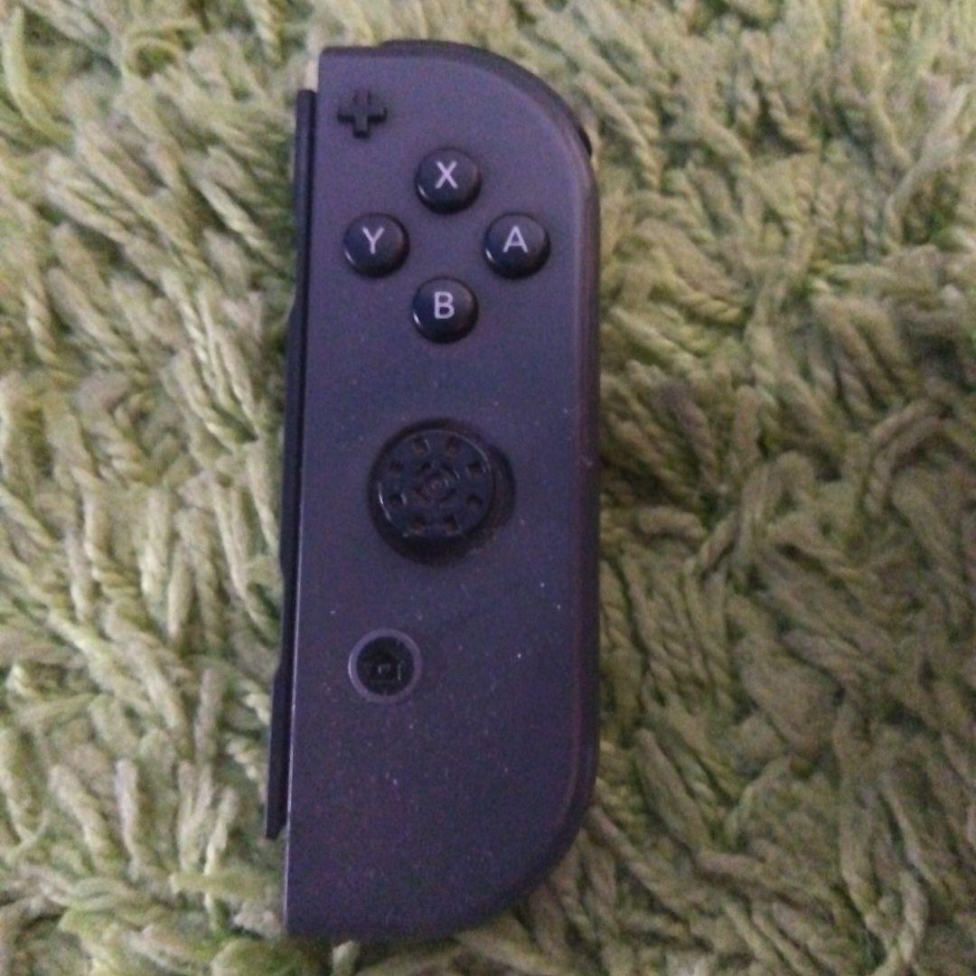 右側のジョイコンです。