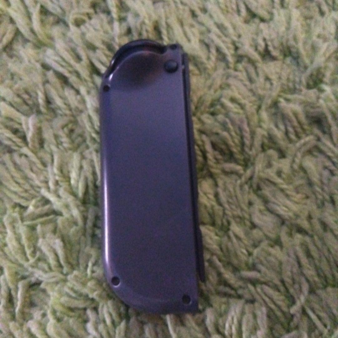 右側のジョイコンです。