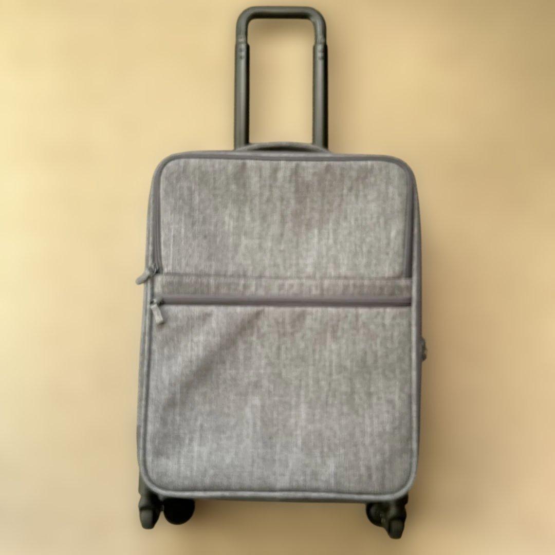 無印良品 スリムソフトキャリーケース Sサイズ360度回転ホイール（送料込み）
