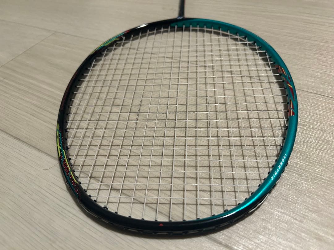 バドミントンラケット ヨネックス アストロクス 88s