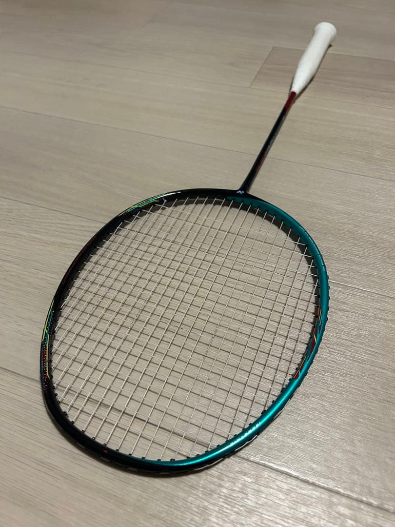 バドミントンラケット ヨネックス アストロクス 88s