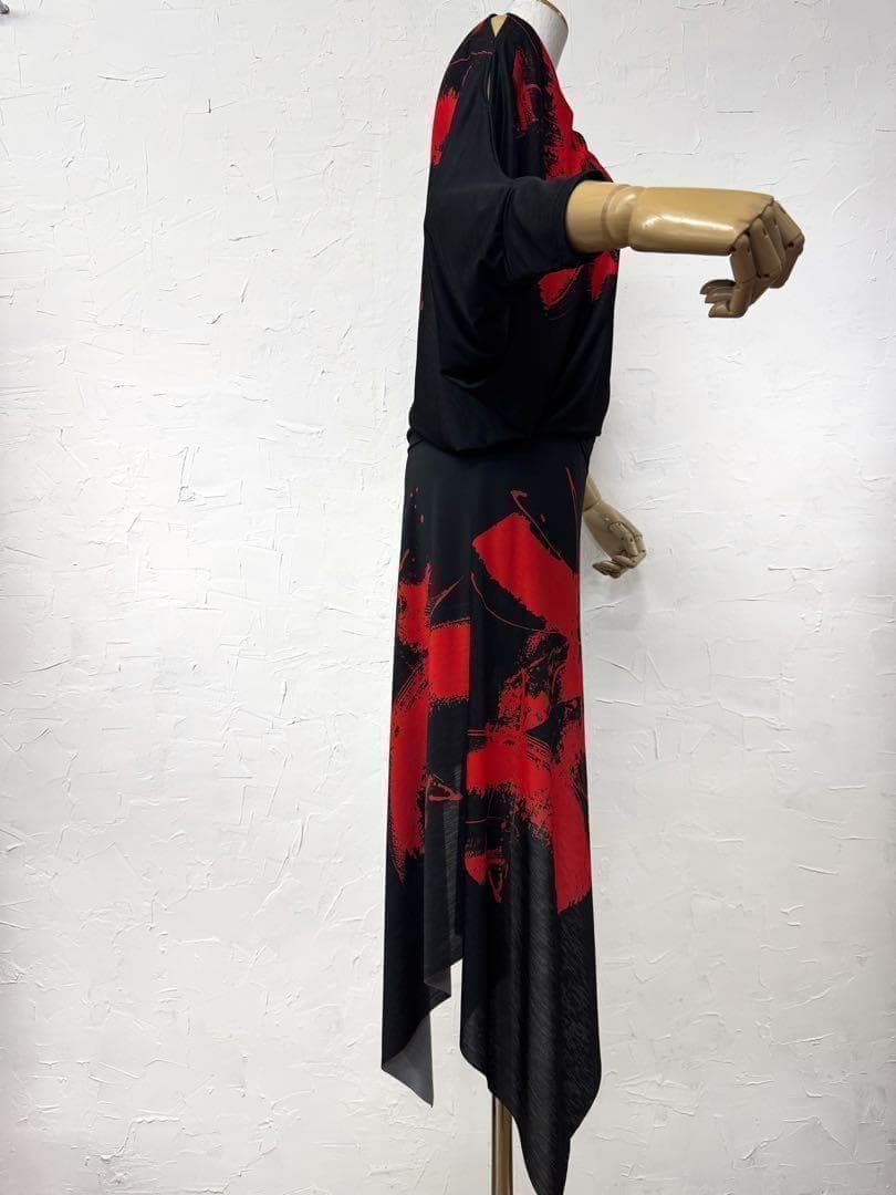 【ラテン】新品　黒　ツーピース　ドルマンセットアップ　赤黒　ｒ759