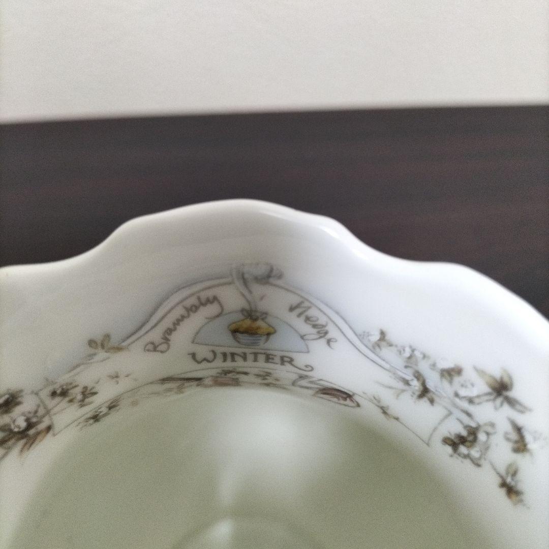 【廃盤品】ロイヤルドルトン　ブランブリーヘッジ　フラワーベース　Winter冬