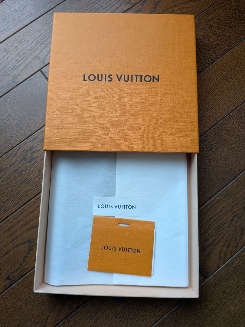 ルイヴィトン LOUISVUITTON ポケットスクエアバンダナシルク ダミエ