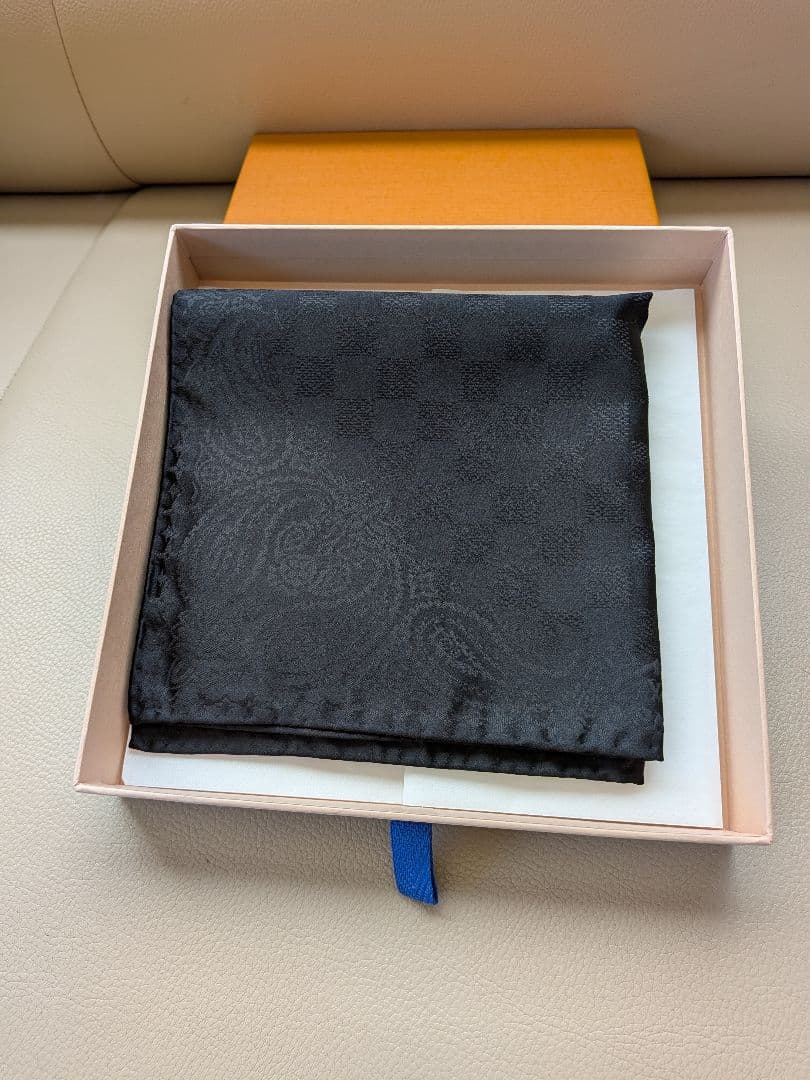ルイヴィトン LOUISVUITTON ポケットスクエアバンダナシルク ダミエ