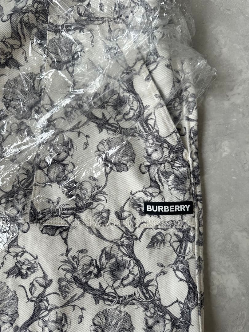 BURBERRY 花柄 半袖ワンピース クリーニング済