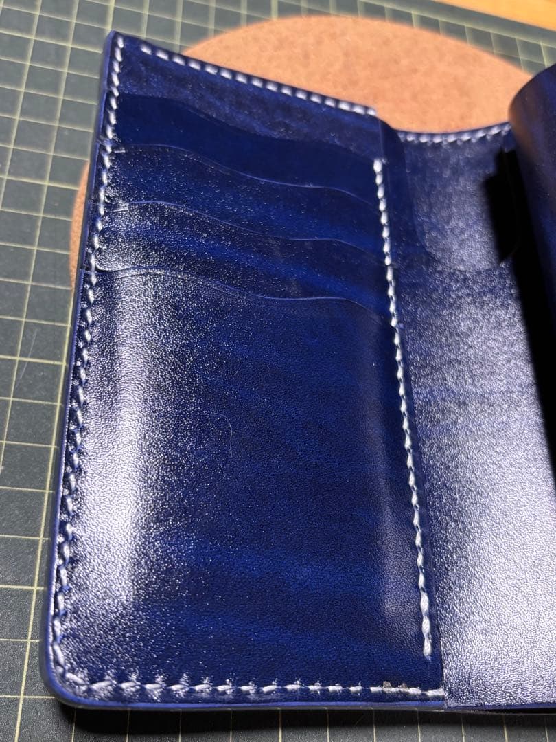 ミドルウォレット　ベルギー産　ルガト　ハンドメイド