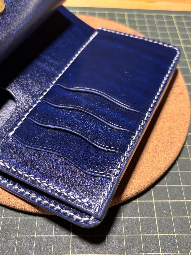 ミドルウォレット　ベルギー産　ルガト　ハンドメイド