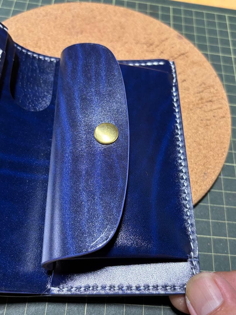 ミドルウォレット　ベルギー産　ルガト　ハンドメイド