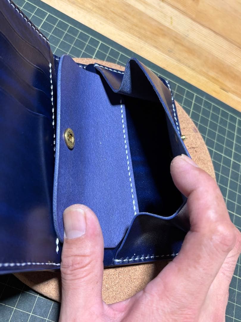 ミドルウォレット　ベルギー産　ルガト　ハンドメイド