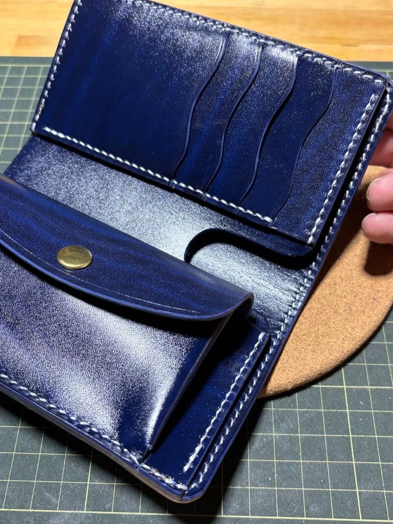 ミドルウォレット　ベルギー産　ルガト　ハンドメイド