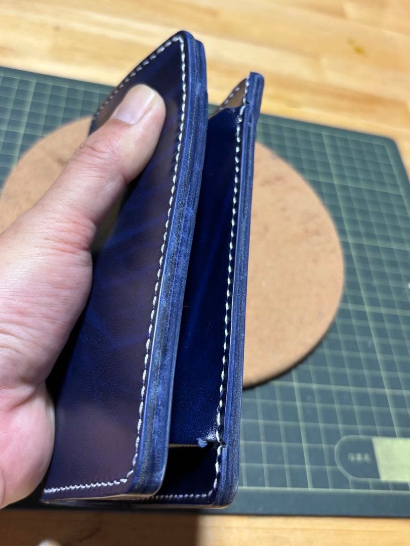 ミドルウォレット　ベルギー産　ルガト　ハンドメイド